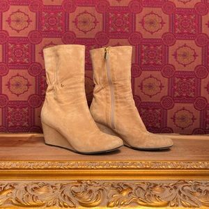 Taryn Rose Doolan Camoscio Suede Boot